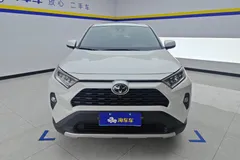 2022 Toyota RAV4 2.0L CVT 2WD Fashion, белый — фото 3