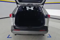 2022 Toyota RAV4 2.0L CVT 2WD Fashion, белый — фото 10