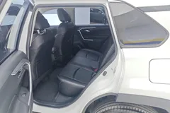 2022 Toyota RAV4 2.0L CVT 2WD Fashion, белый — фото 12