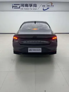 2022 Hyundai Elantra 1.5L CVT LUX Black Knight Limited Edition — фото 3