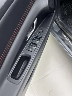 2022 Hyundai Elantra 1.5L CVT LUX Black Knight Limited Edition — фото 9