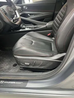 2022 Hyundai Elantra 1.5L CVT LUX Black Knight Limited Edition — фото 10