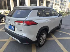 2023 Toyota Corolla Cross 2.0L CVT Elite, белый — фото 6