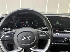 2023 Hyundai Elantra 1.5L CVT LUX Premium — фото 8