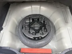 2023 Hyundai Elantra 1.5L CVT LUX Premium — фото 14