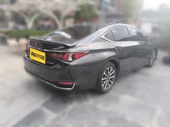 2022 Lexus ES 200 Excellence — фото 2