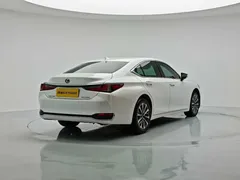 2022 Lexus ES 200 Excellence, белый — фото 6