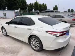 2023 Toyota Camry 2.0G Luxury, белый — фото 4