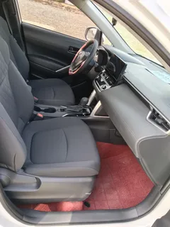 2023 Toyota Corolla Cross 2.0L CVT Elite, белый — фото 8