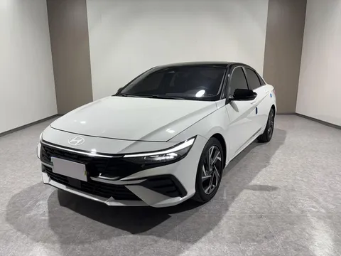 2023 Hyundai Elantra 1.5L CVT LUX Premium