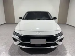 2023 Hyundai Elantra 1.5L CVT LUX Premium, белый — фото 3
