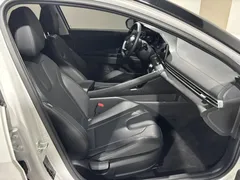 2023 Hyundai Elantra 1.5L CVT LUX Premium, белый — фото 8