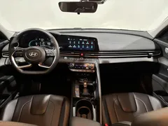 2023 Hyundai Elantra 1.5L CVT LUX Premium, белый — фото 9