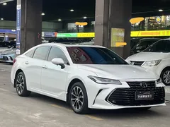 2022 Toyota Avalon 2.0L Luxury, белый — фото 3