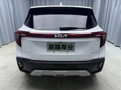 2023 Kia Seltos 1.5L IVT Comfort, белый — фото 4