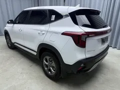 2023 Kia Seltos 1.5L IVT Comfort, белый — фото 5