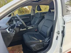 2022 Geely Emgrand 4th Gen 1.5L CVT Premium, белый — фото 13