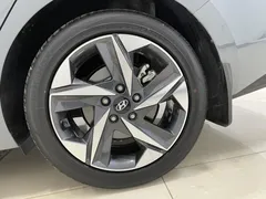 2022 Hyundai Elantra 1.5L CVT GLX Elite — фото 18
