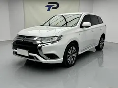 2021 Mitsubishi Outlander 2.0L 2WD 5-seat, белый — фото 1