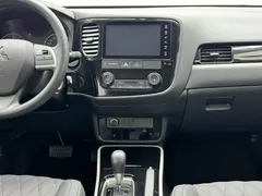 2021 Mitsubishi Outlander 2.0L 2WD 5-seat, белый — фото 8