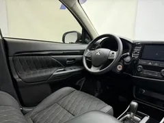 2021 Mitsubishi Outlander 2.0L 2WD 5-seat, белый — фото 11