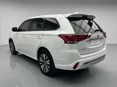 2021 Mitsubishi Outlander 2.0L 2WD 5-seat, белый — фото 17