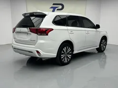2021 Mitsubishi Outlander 2.0L 2WD 5-seat, белый — фото 18