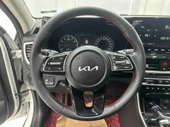 2021 Kia Seltos 1.5L CVT Trend, белый — фото 8