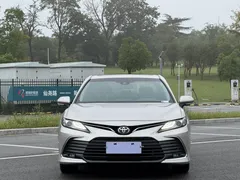 2021 Toyota Camry 2.0G Luxury — фото 2