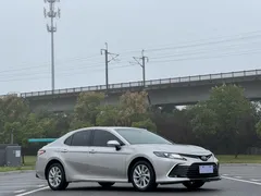 2021 Toyota Camry 2.0G Luxury — фото 3