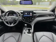 2021 Toyota Camry 2.0G Luxury — фото 11