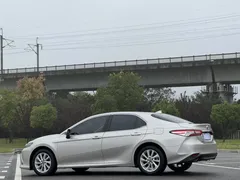 2021 Toyota Camry 2.0G Luxury — фото 18