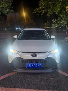 2022 Toyota Frontlander 2.0L CVT Elite, белый — фото 2