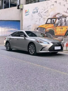 2022 Lexus ES 200 Excellence — фото 2