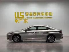 2022 Lexus ES 200 Excellence — фото 4