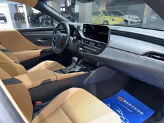 2022 Lexus ES 200 Excellence — фото 18
