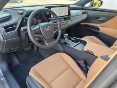 2022 Lexus ES 200 Excellence — фото 12