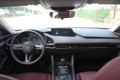 2023 Mazda Mazda3 2.0L AT, белый — фото 4