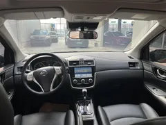 2021 Nissan Tiida 1.6L CVT, красный — фото 9