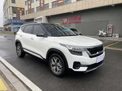 2021 Kia Seltos 1.5L CVT Trend, белый — фото 3