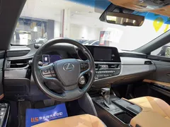 2021 Lexus ES 200 Excellence — фото 5