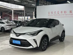 2021 Toyota C-HR 2.0L Luxury, белый — фото 1