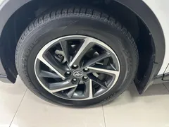 2021 Toyota C-HR 2.0L Luxury, белый — фото 6