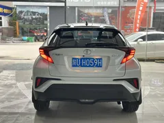 2021 Toyota C-HR 2.0L Luxury, белый — фото 13