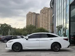 2023 Toyota Avalon 2.5L AT Touring Premium, белый — фото 14