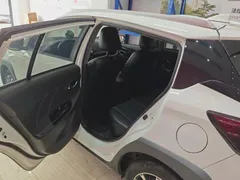 2022 Toyota Yaris L Zhixuan X 1.5L CVT Luxury Plus, белый — фото 8