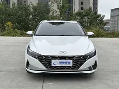 2022 Hyundai Elantra 1.5L CVT LUX Premium, белый — фото 2