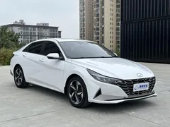 2022 Hyundai Elantra 1.5L CVT LUX Premium, белый — фото 3