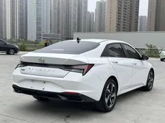 2022 Hyundai Elantra 1.5L CVT LUX Premium, белый — фото 6