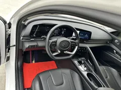 2022 Hyundai Elantra 1.5L CVT LUX Premium, белый — фото 9